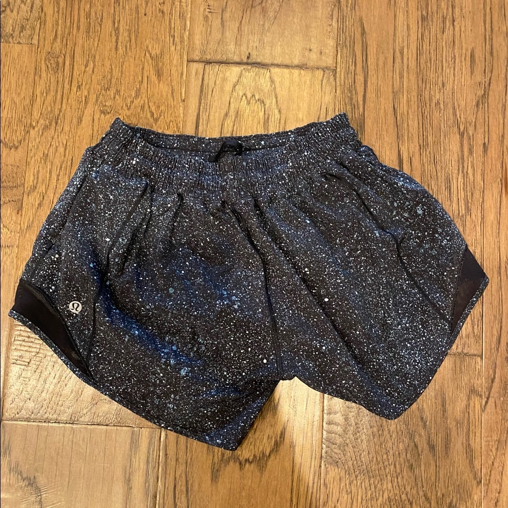 LuLu Hotty Hot Shorts… size 6… great condition!